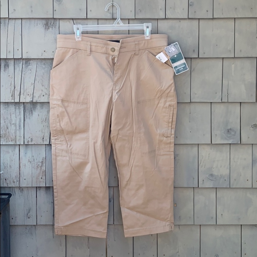 NWT 12 tan capris